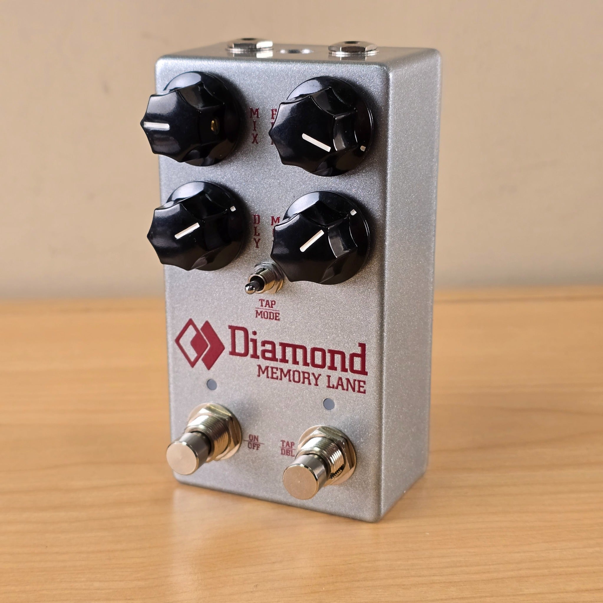 Diamond Memory Lane Delay Pedal - Made in Canada – GuitarFinds