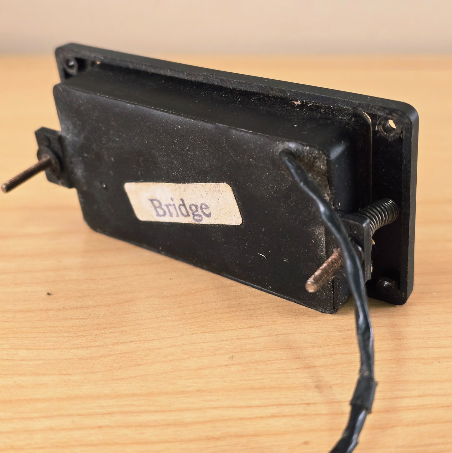 90’s Seymour Duncan Livewire Classic Active Bridge Humbucker Mounting Ring
