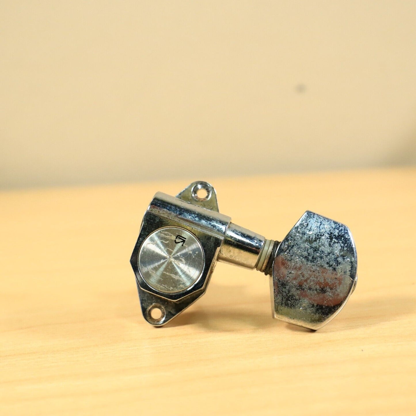 (1) Vintage 80s Gotoh Octagon Machine Head Bass Tuning Peg Tuner Takamine Japan