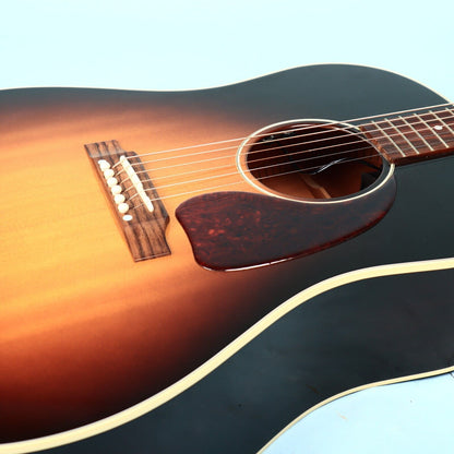 Guitarra acústica-eléctrica estándar Gibson J-45 de 2016