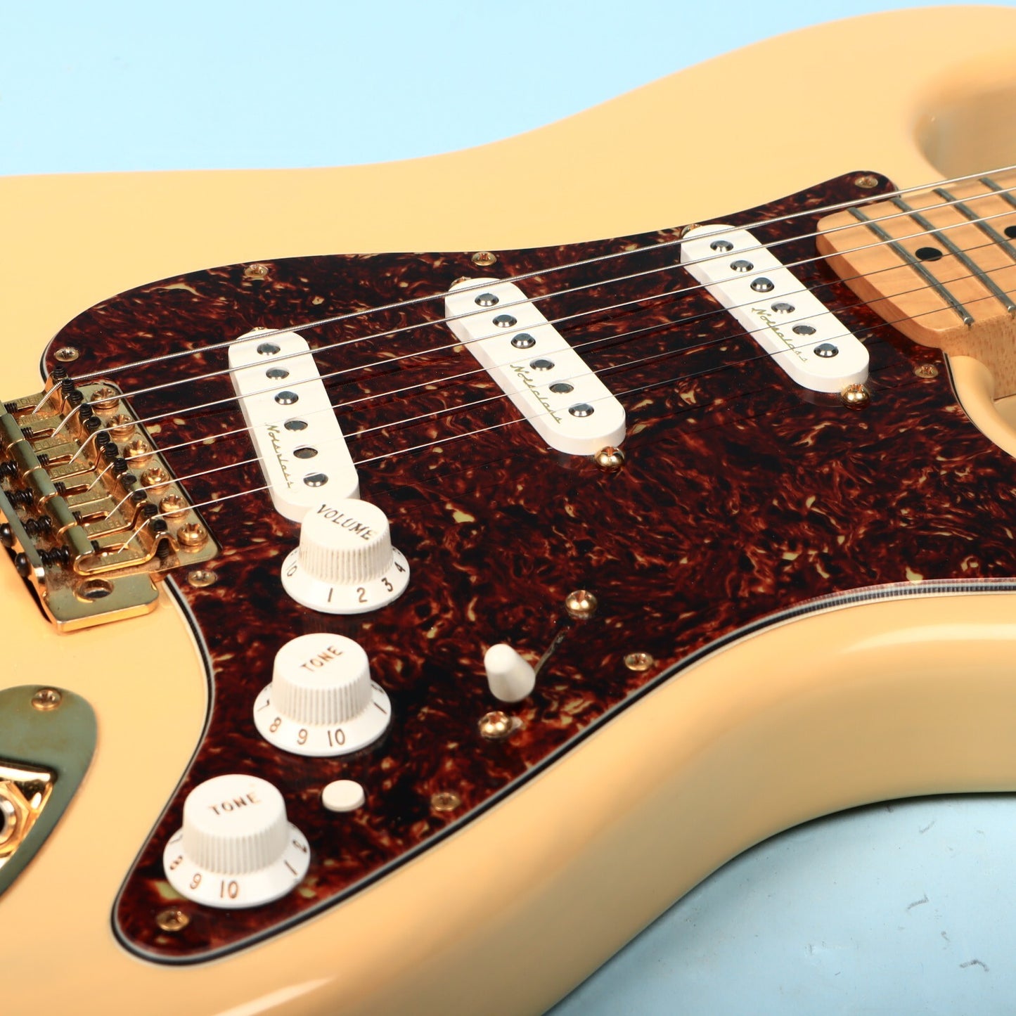 2005 Fender Mexico Deluxe Player Stratocaster Ash Honey Blonde MIM Strat Guitar