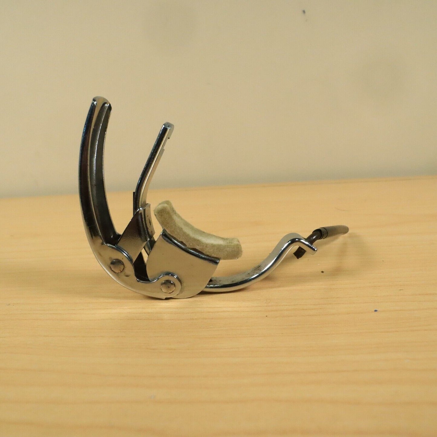 Vintage Spec Hamilton Style Strong Polished Chrome Capo Acoustic String Guitar