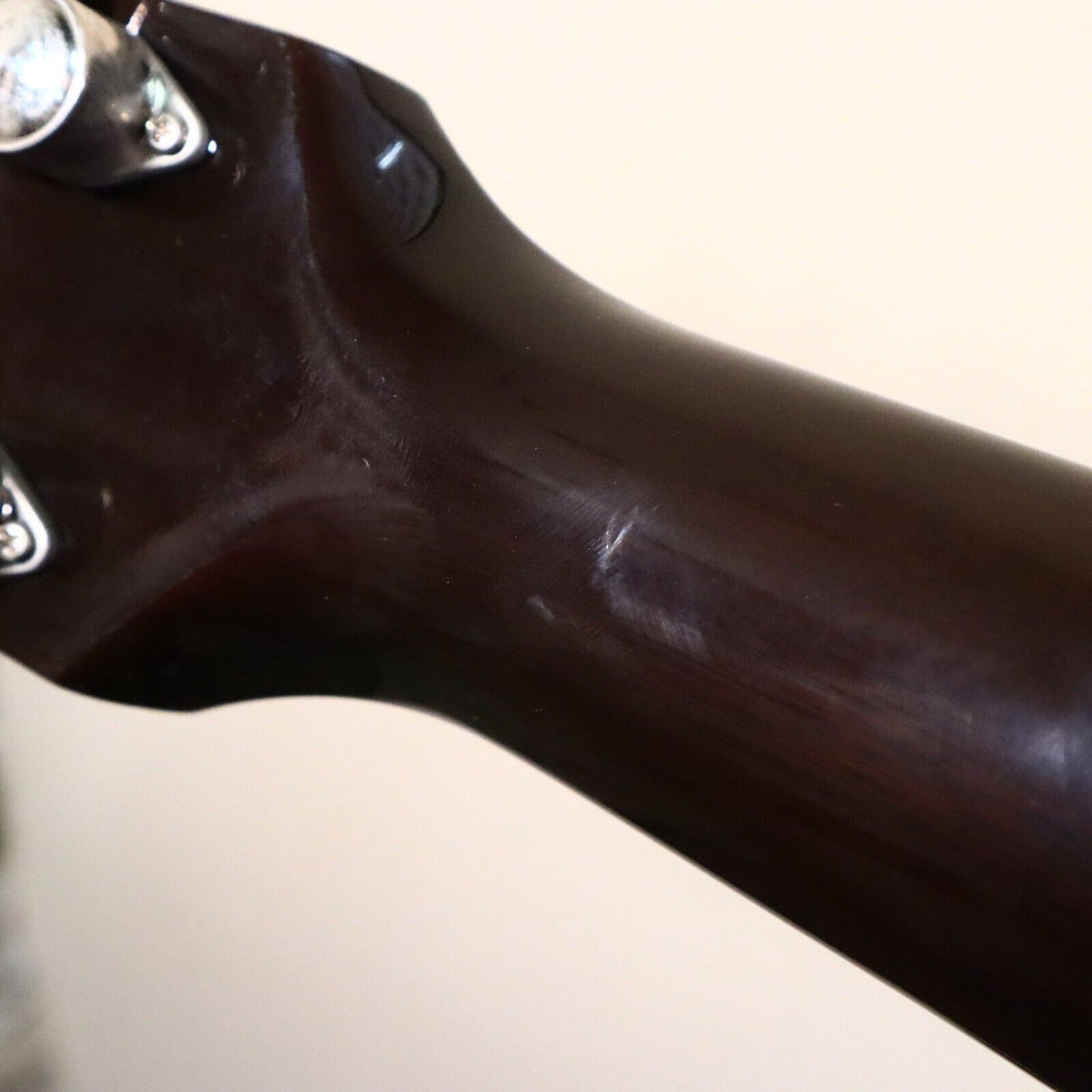 Guitarra acústica-eléctrica estándar Gibson J-45 de 2016