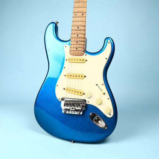Guitarra eléctrica Stratoacaster Contemporary Blue Serie E6 Fender Japón 1986