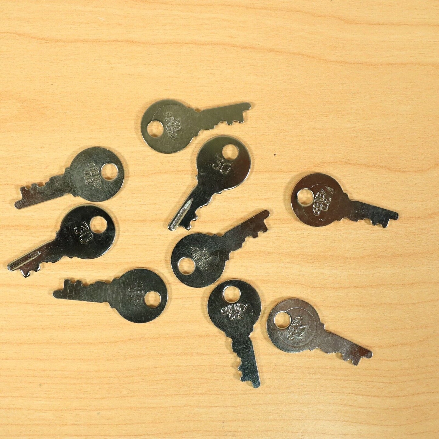 (9) LOT Cheney ENGLAND #30 Guitar Hardshell Fender Case Luggage Key Bundle