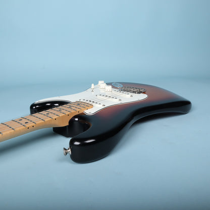 2021 Fender Player Stratocaster Maple Neck - 3-Tone Sunburst MIM