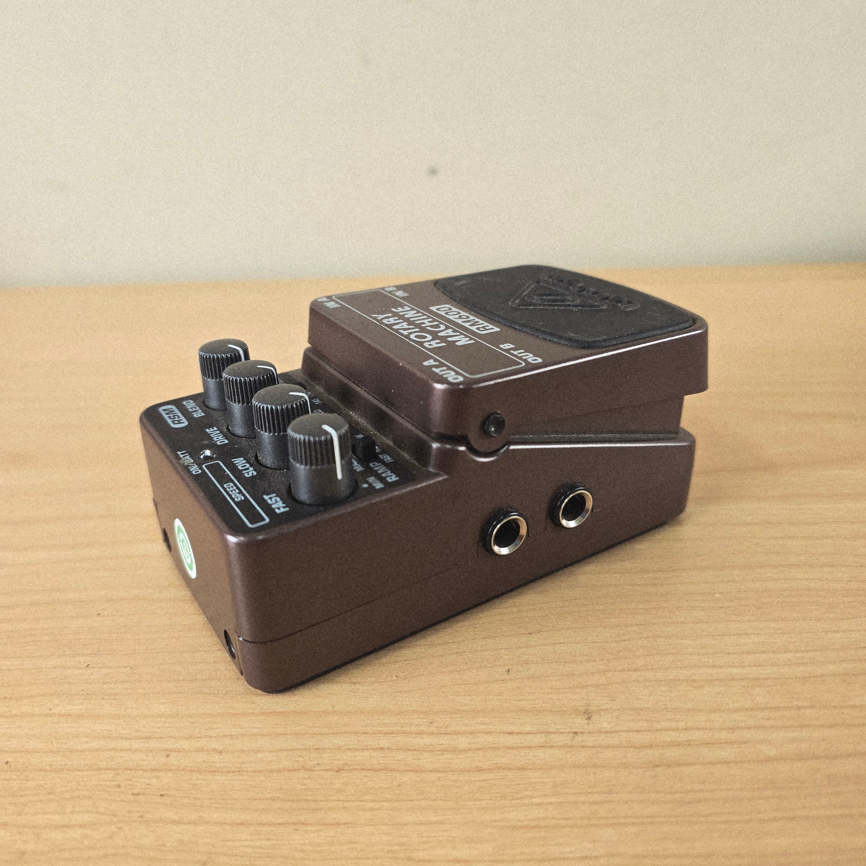 Behringer RM600 Rotary Machine Pedal | Rotary Speaker Emulator
