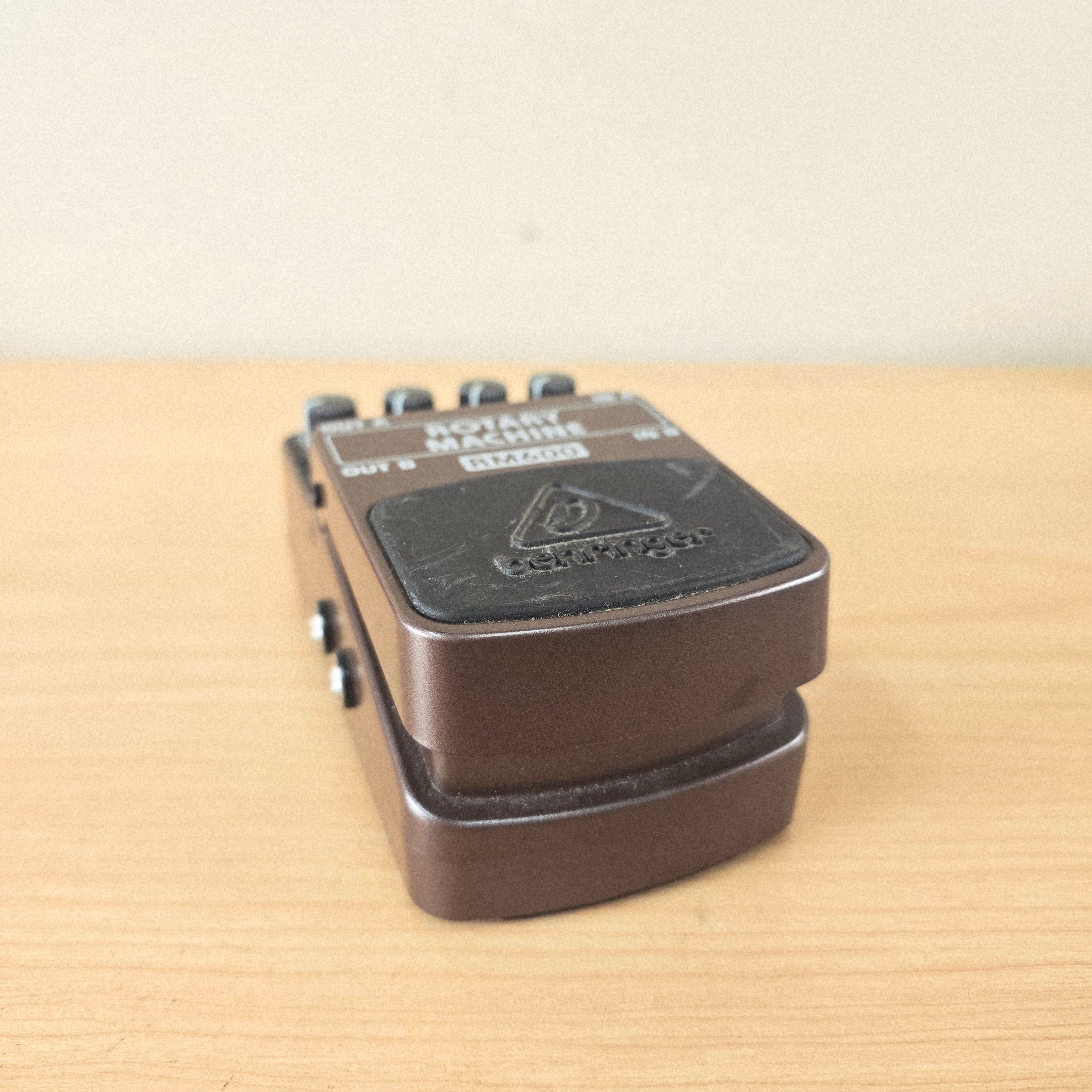 BEHRINGER RM600 ROTARY MACHINE