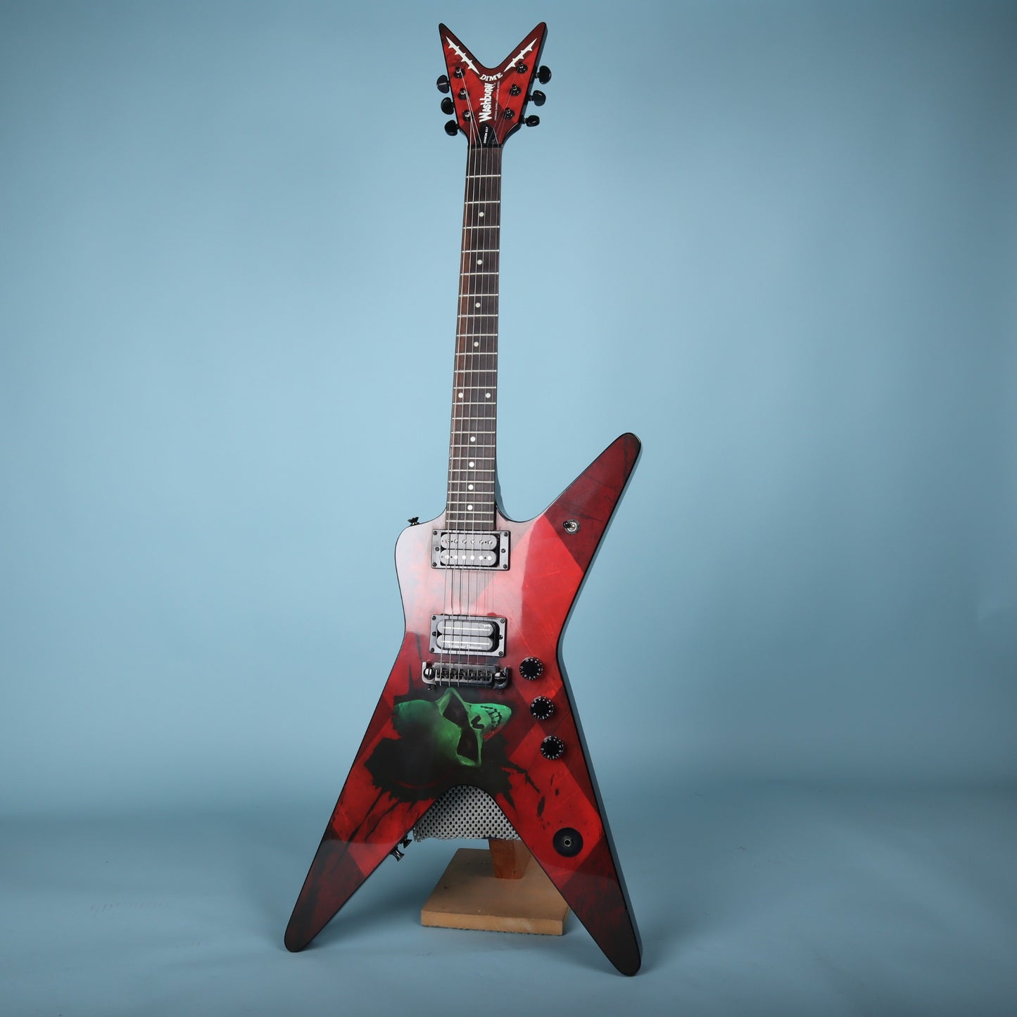 2004 Washburn Dimebag Darrell Dime 36 G17 Electric Guitar Red Alien Skull