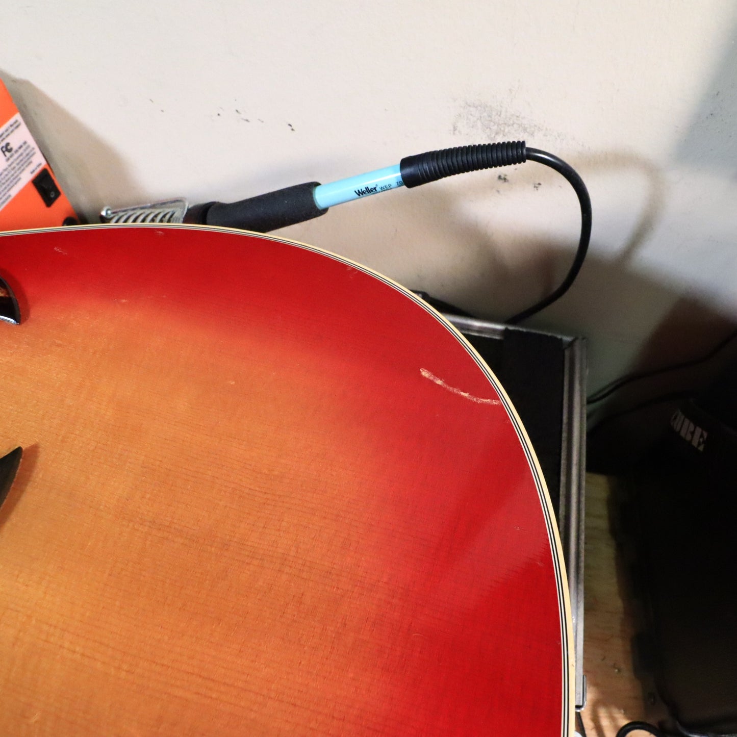 1977 Gibson Dove Custom Cherry Sunburst Acoustic Electric