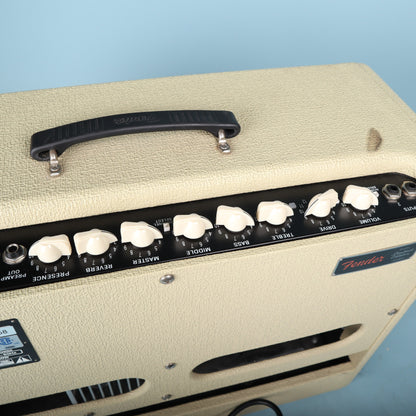 Fender Hot Rod Deluxe III Limited Edition Cream 40W 1x12 Tube Combo