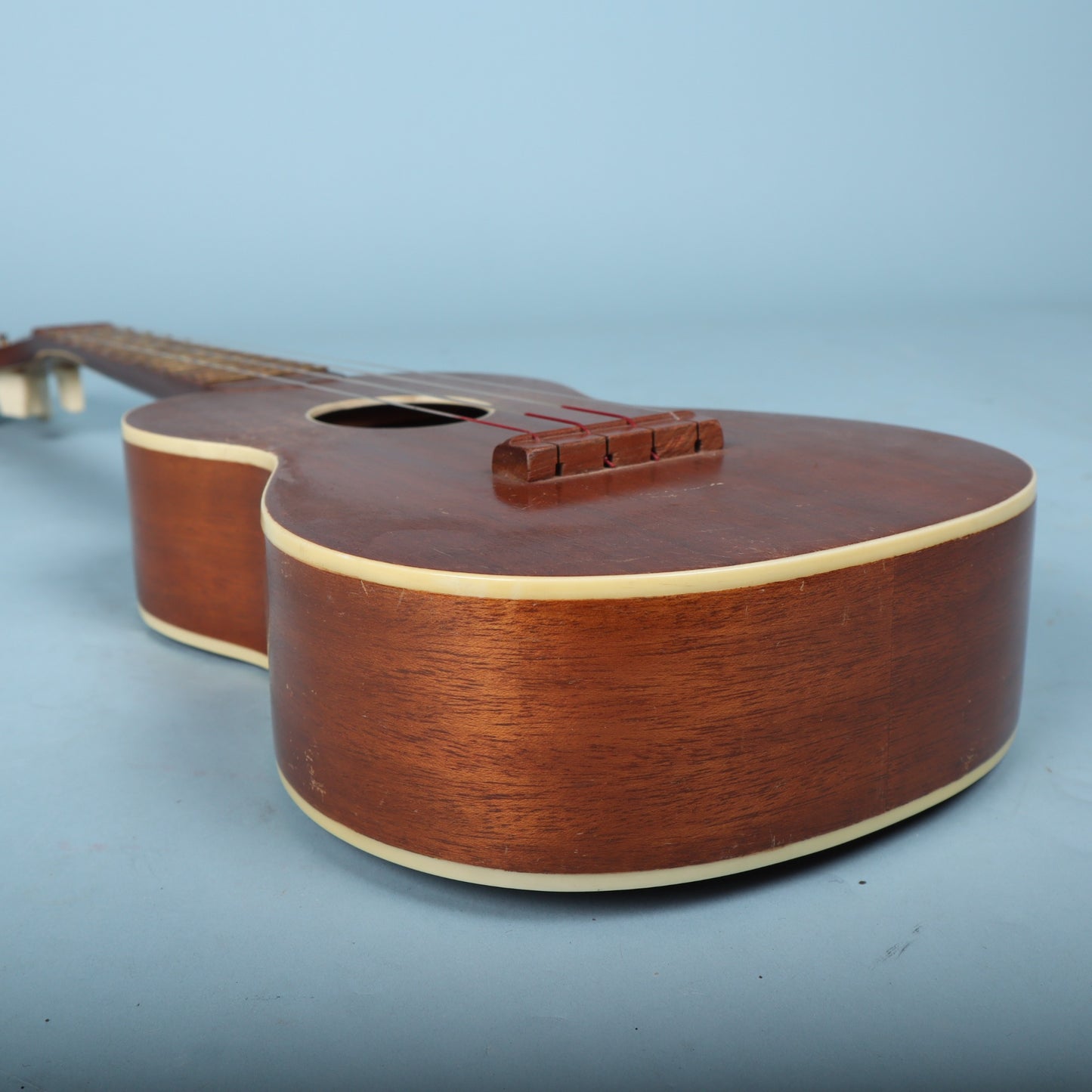 Vintage Harmony soprano ukulele Made In Chicago, US Mahogany 12 Fret