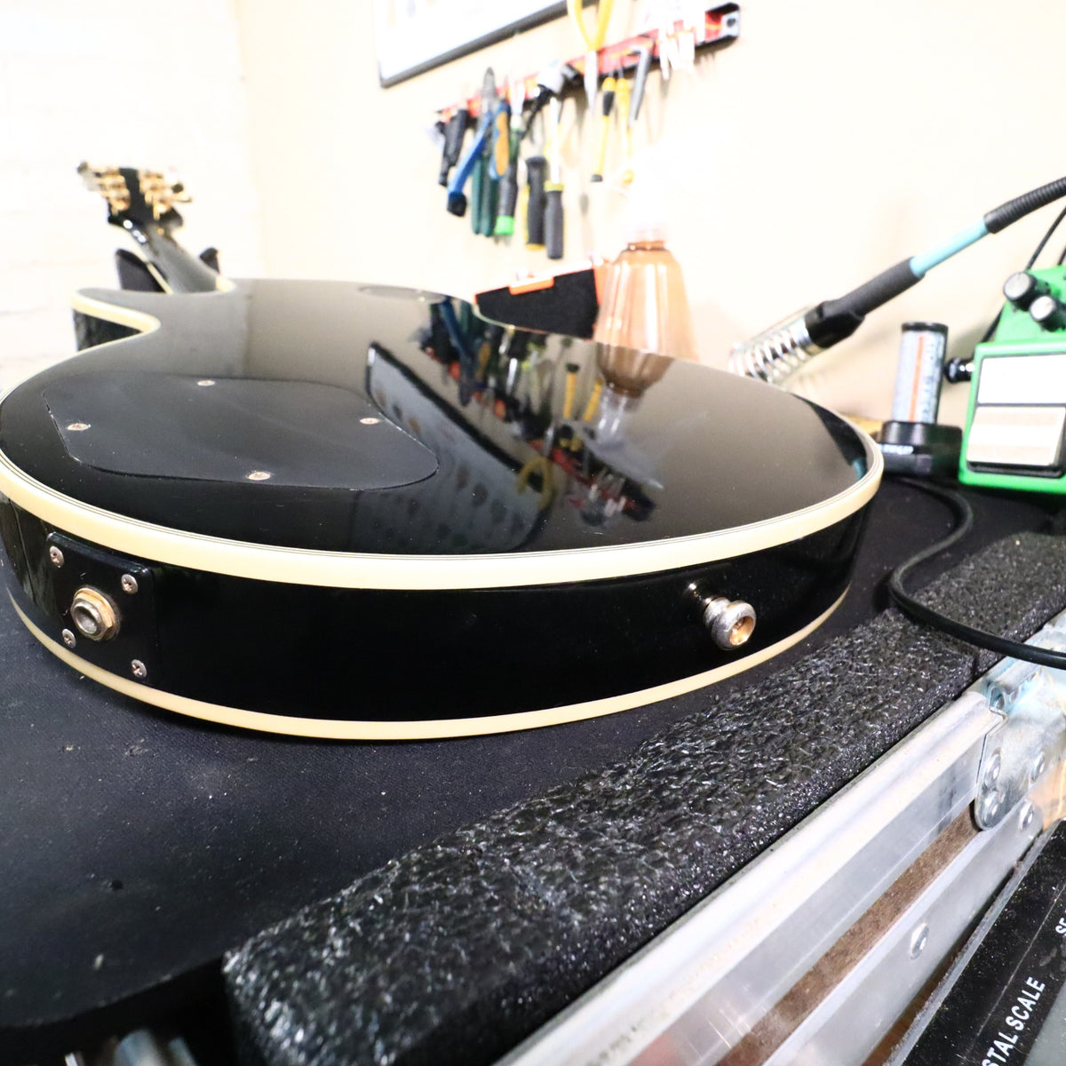 2005 Epiphone by Gibson Les Paul Custom Black Beauty