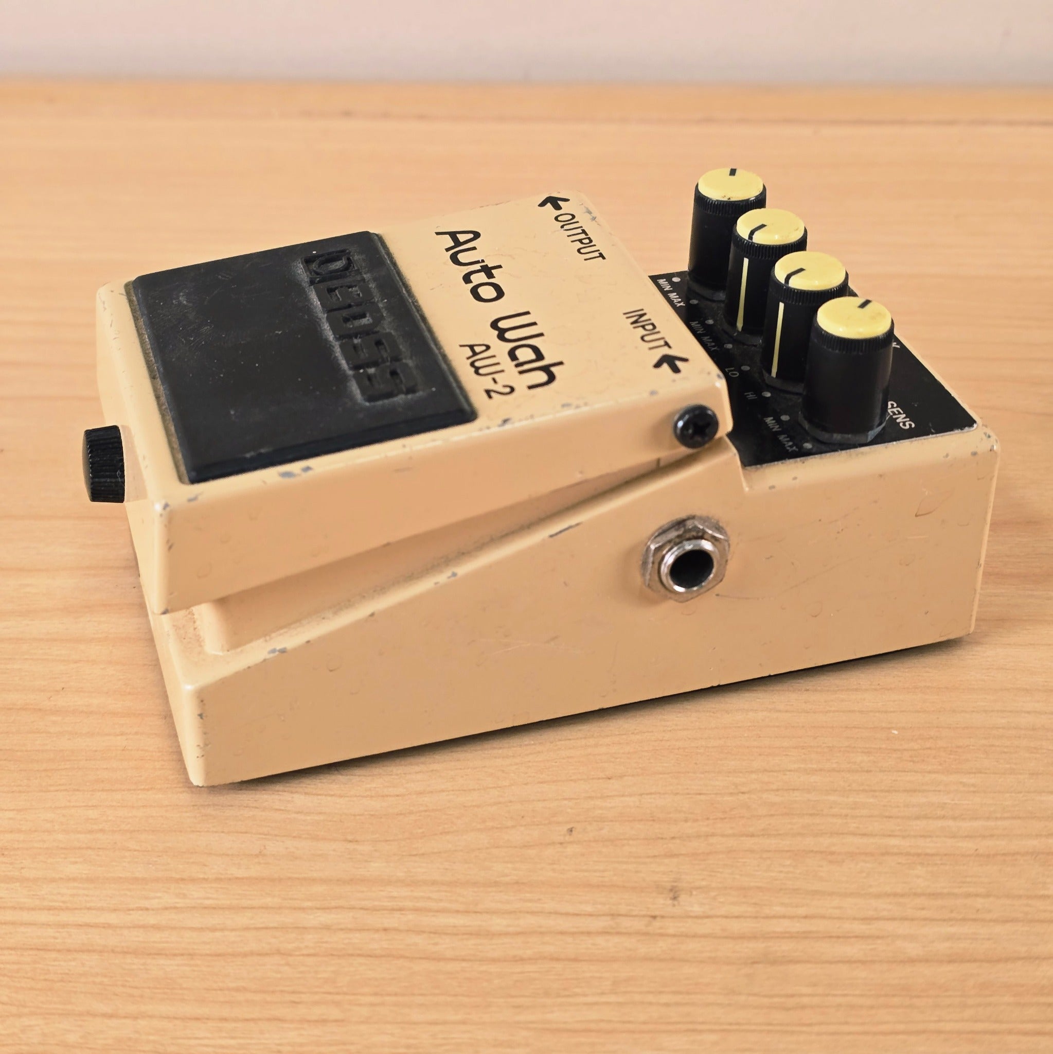Boss AW2 Auto Wah Pedal (1992) - Vintage Guitar Effects – GuitarFinds