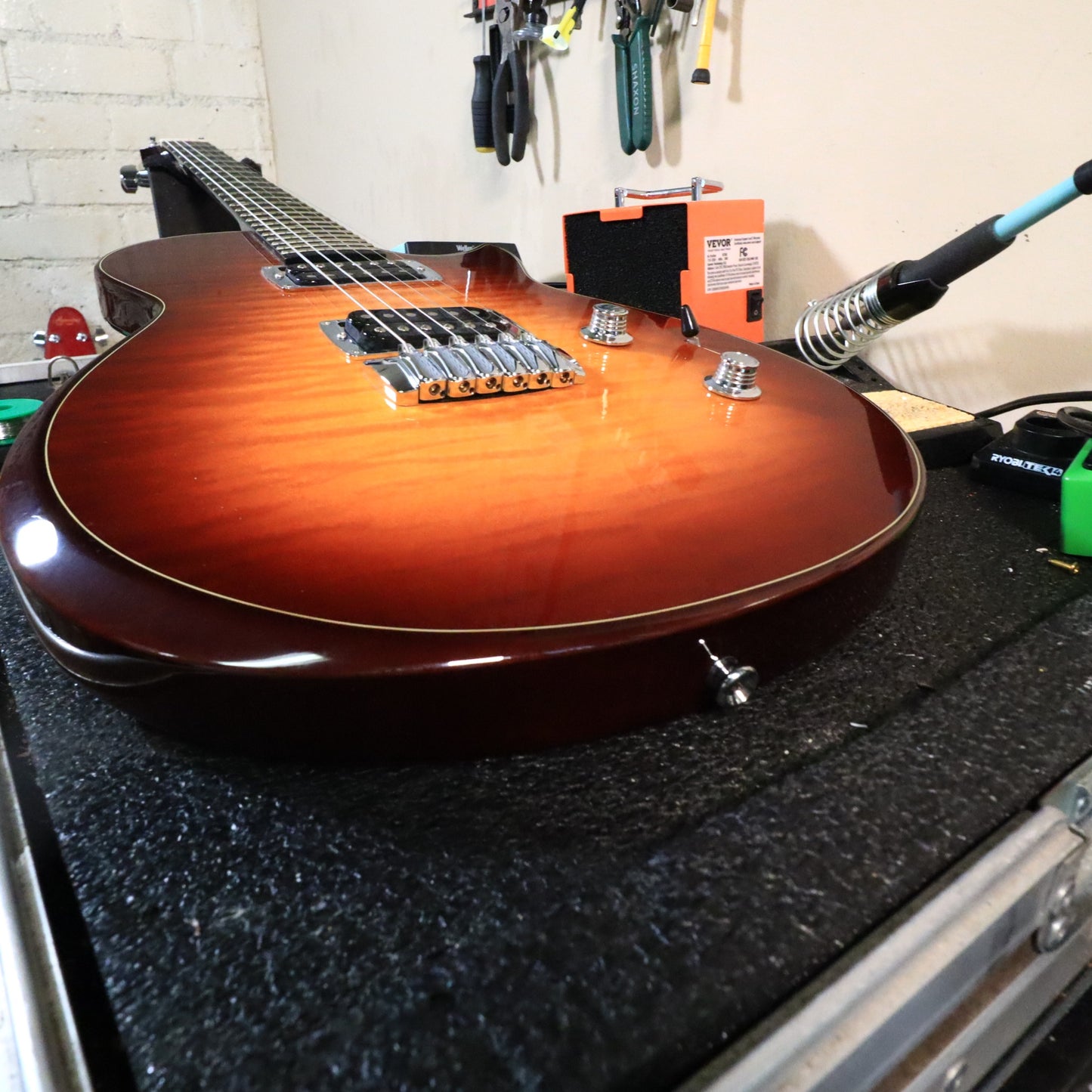 2007 Taylor SolidBody SB-1 SB1 Electric Guitar Sunburst