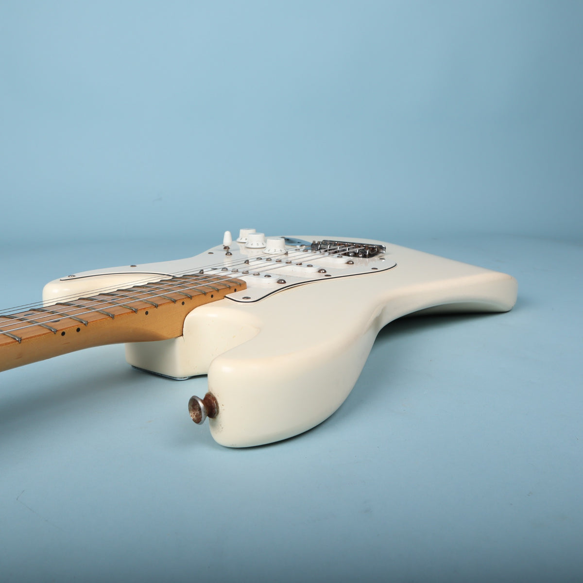 Neck joint and upper horn side profile view