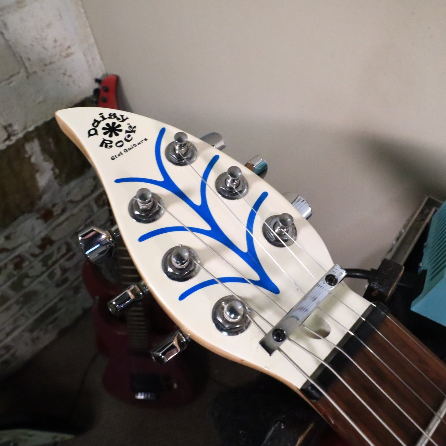 Debutante Daisy Rock Electric Guitar Short Scale 💙 Blue Flower