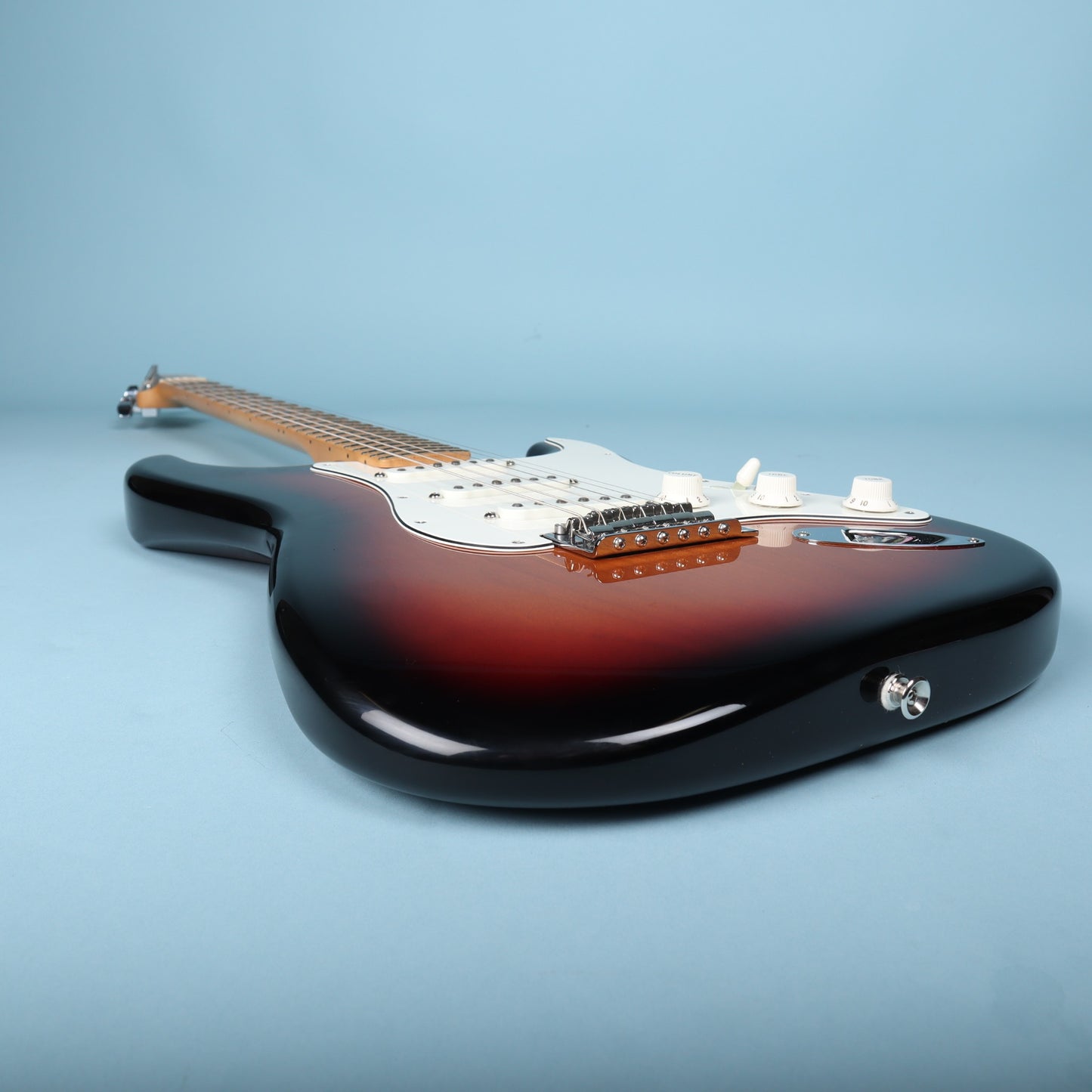 2021 Fender Player Stratocaster Maple Neck - 3-Tone Sunburst MIM