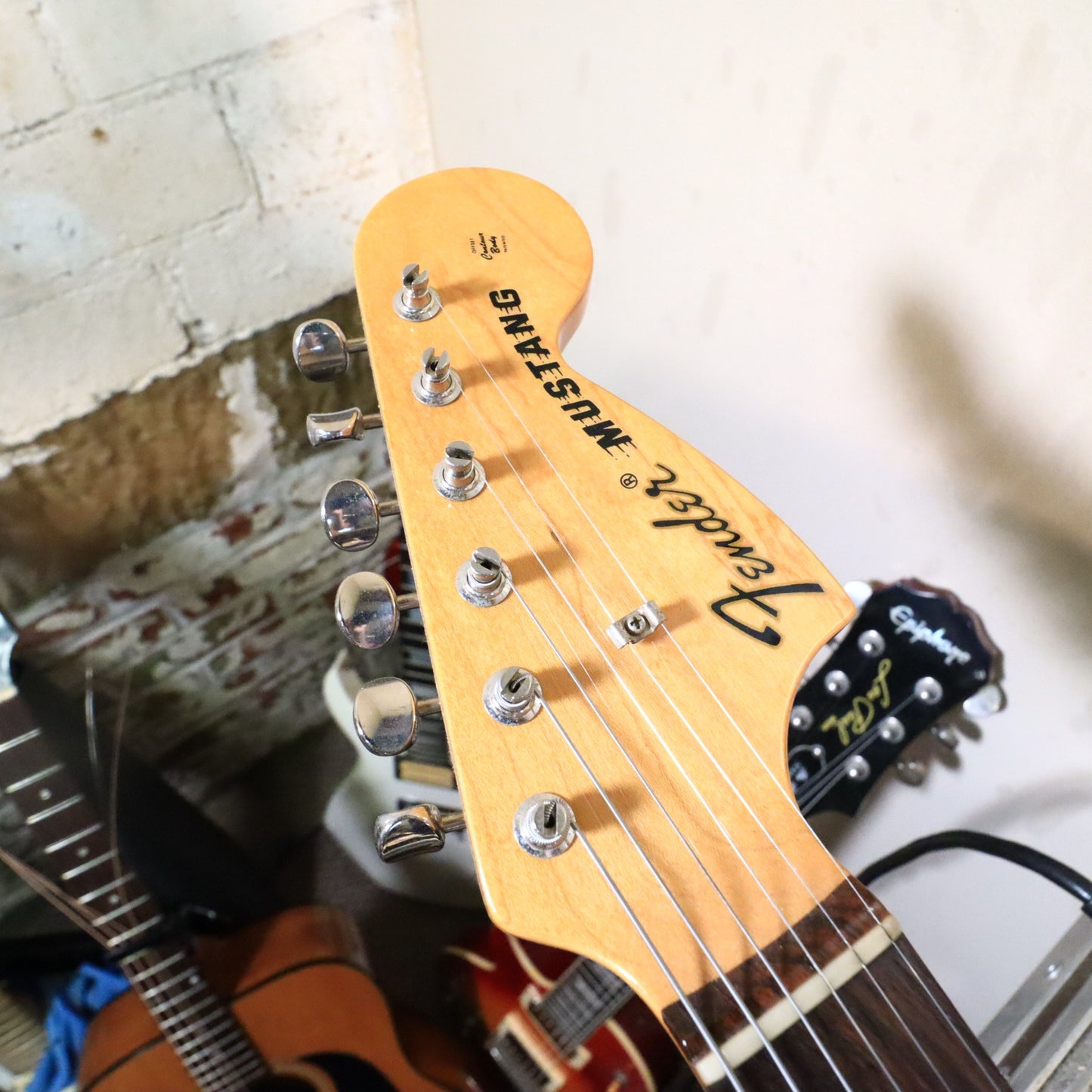 2012 Fender Japan Custom Order Mustang 2-Tone Sunburst w/ Factory Bigsby B5