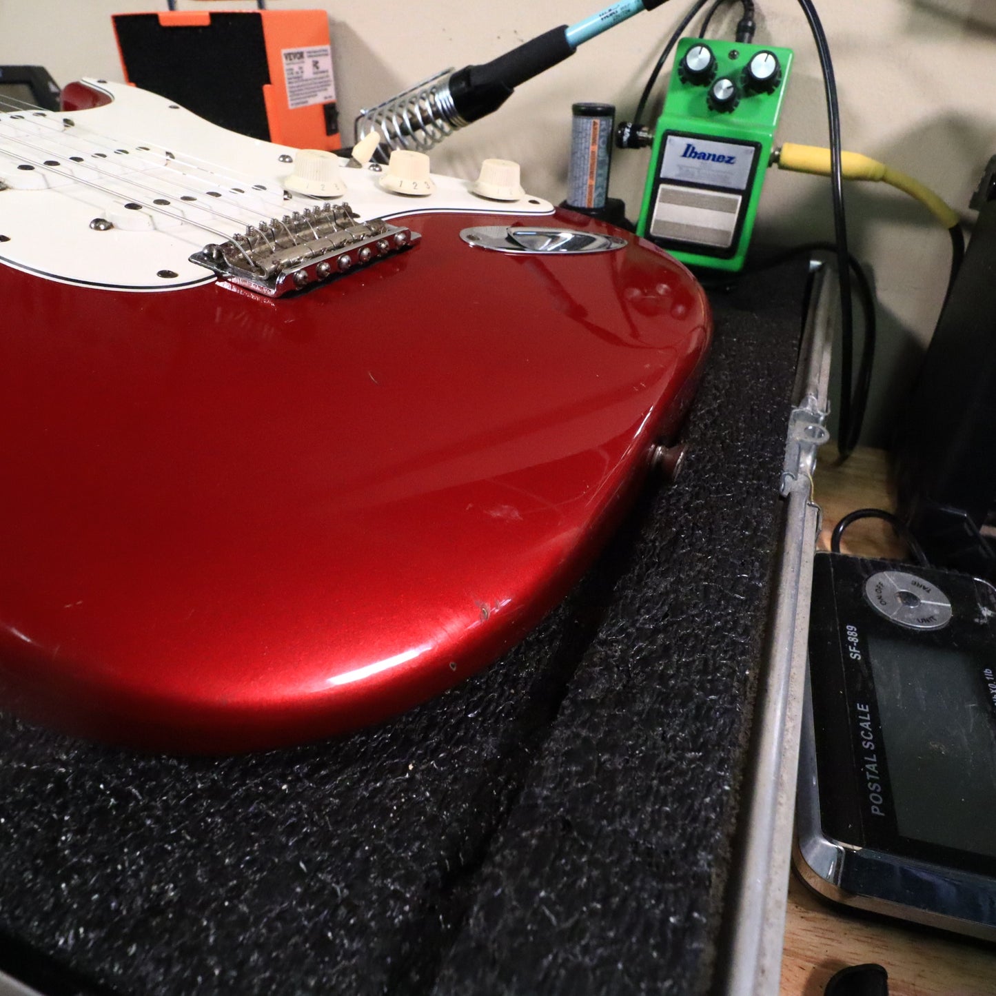 1998 Fender Deluxe Powerhouse Stratocaster Electric Guitar Red