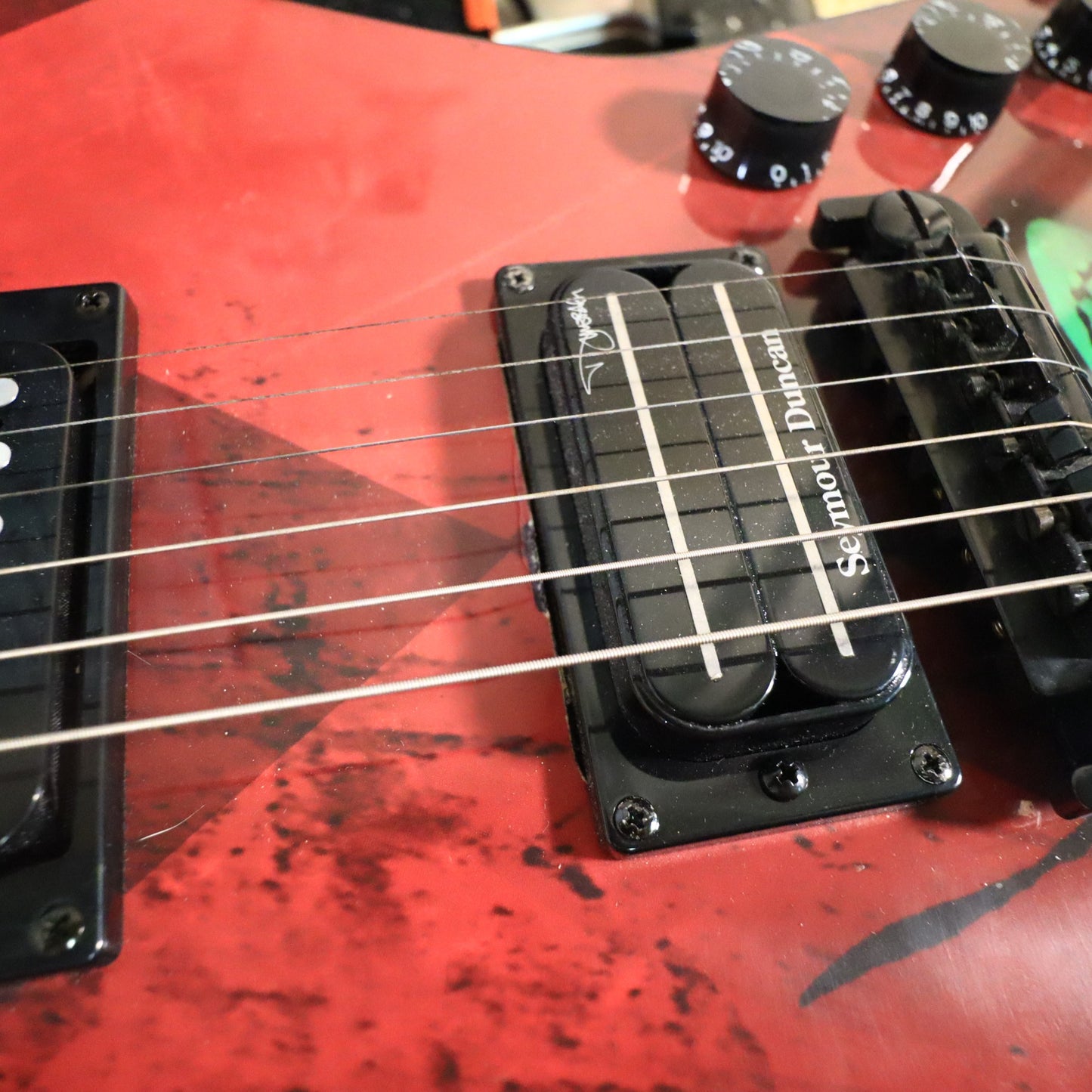 2004 Washburn Dimebag Darrell Dime 36 G17 Electric Guitar Red Alien Skull