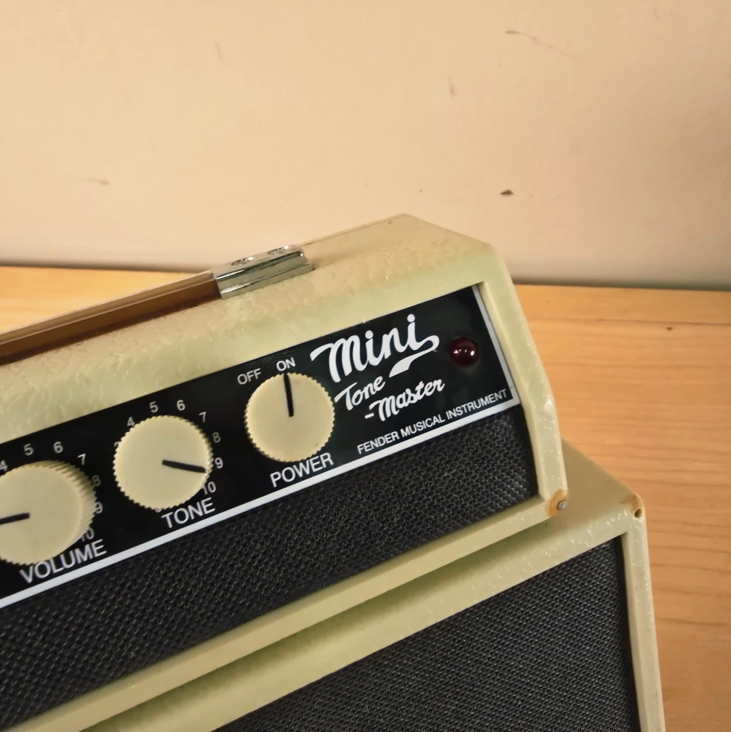 Fender Mini Tone-Master 1-Watt 2x2" Mini Guitar Combo Amp