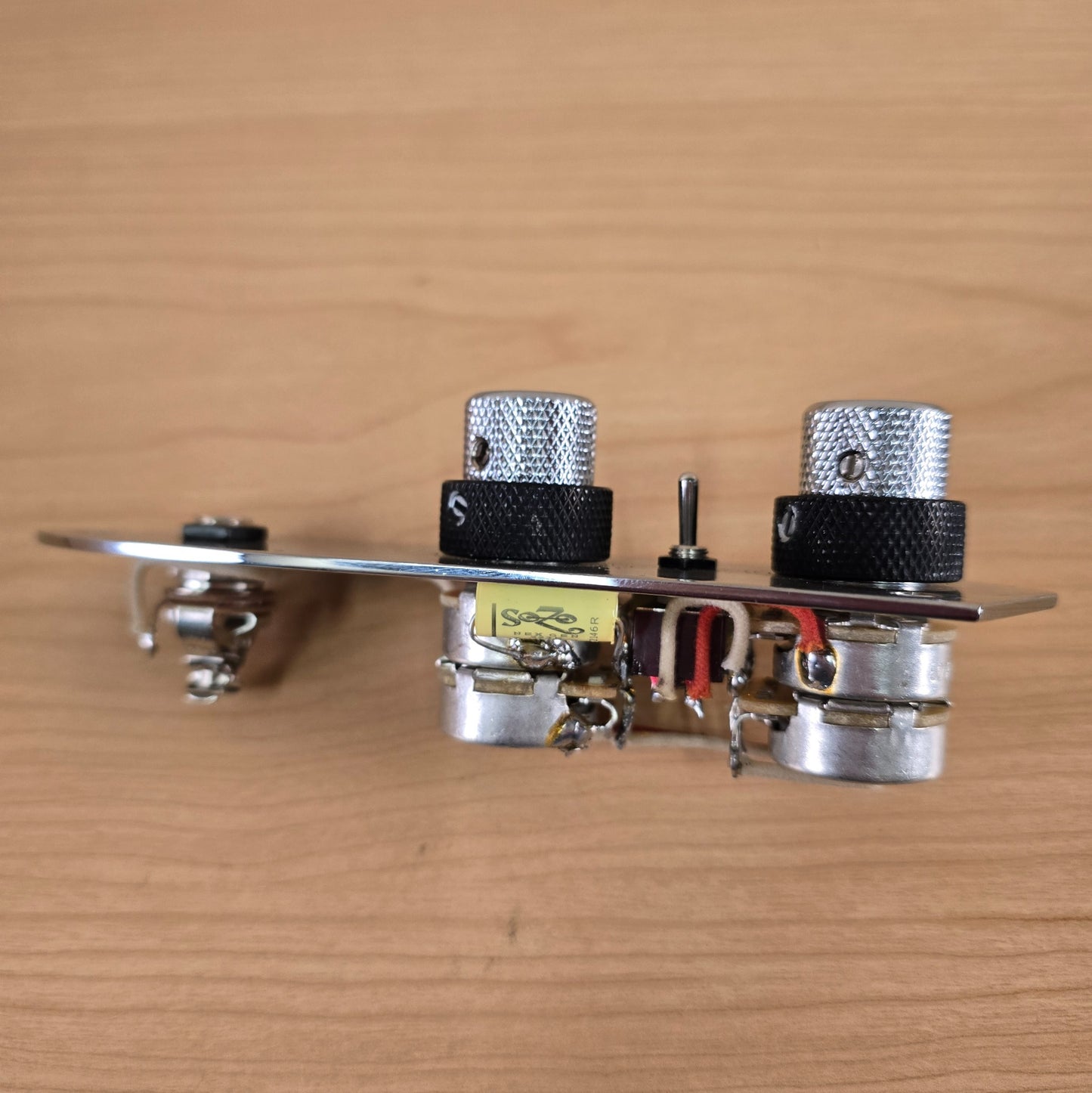 920D Custom Concentric Jazz Bass Control Plate with Toggle and Sozo Cap