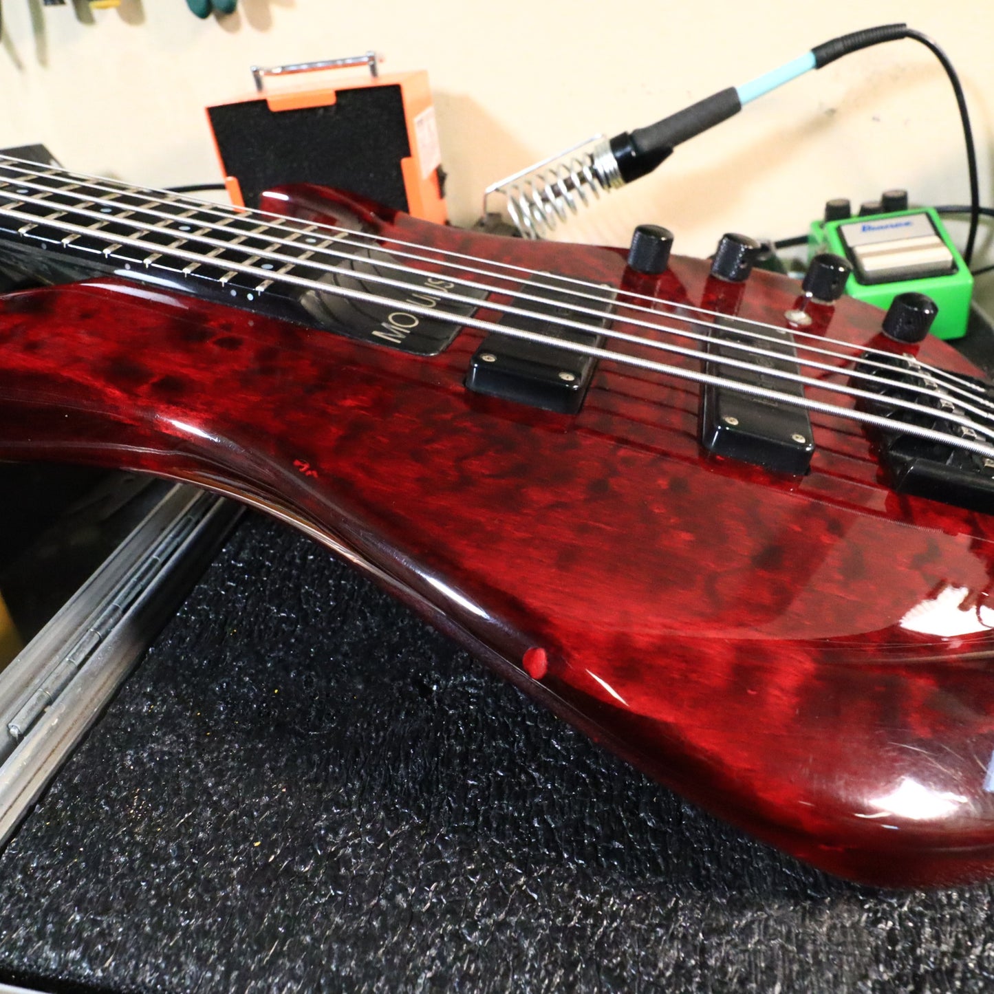 1996 Modulus Quantum 5 Q5 5-String Bass - Carbon Fiber Neck - Red Quilt