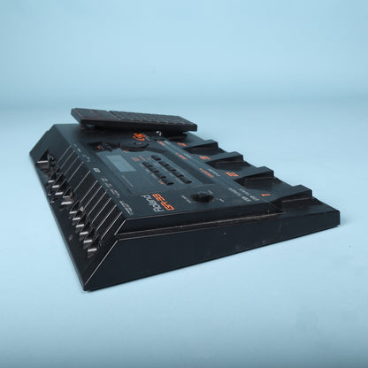 Roland GR-33 Guitar Synthesizer 2003