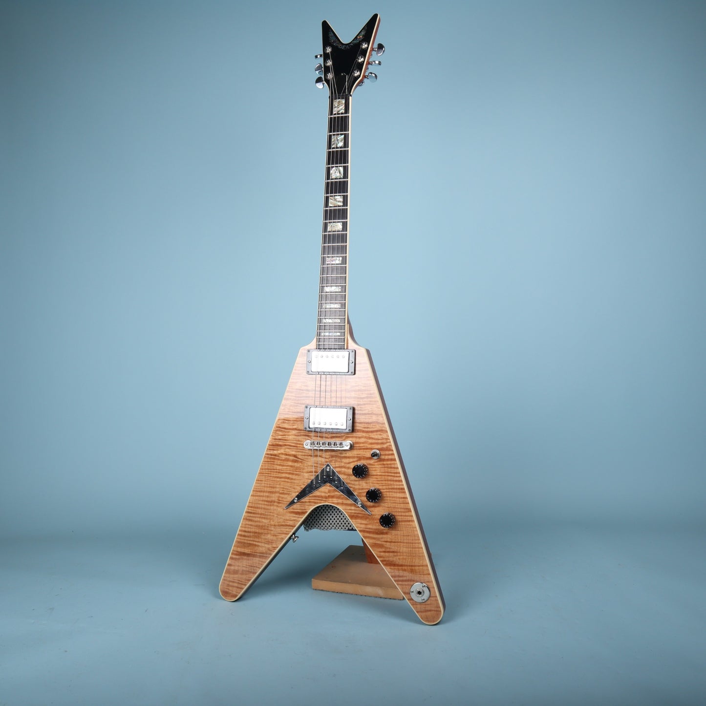 2003 Dean USA V Flame Maple Top Electric Guitar Mahogany Neck