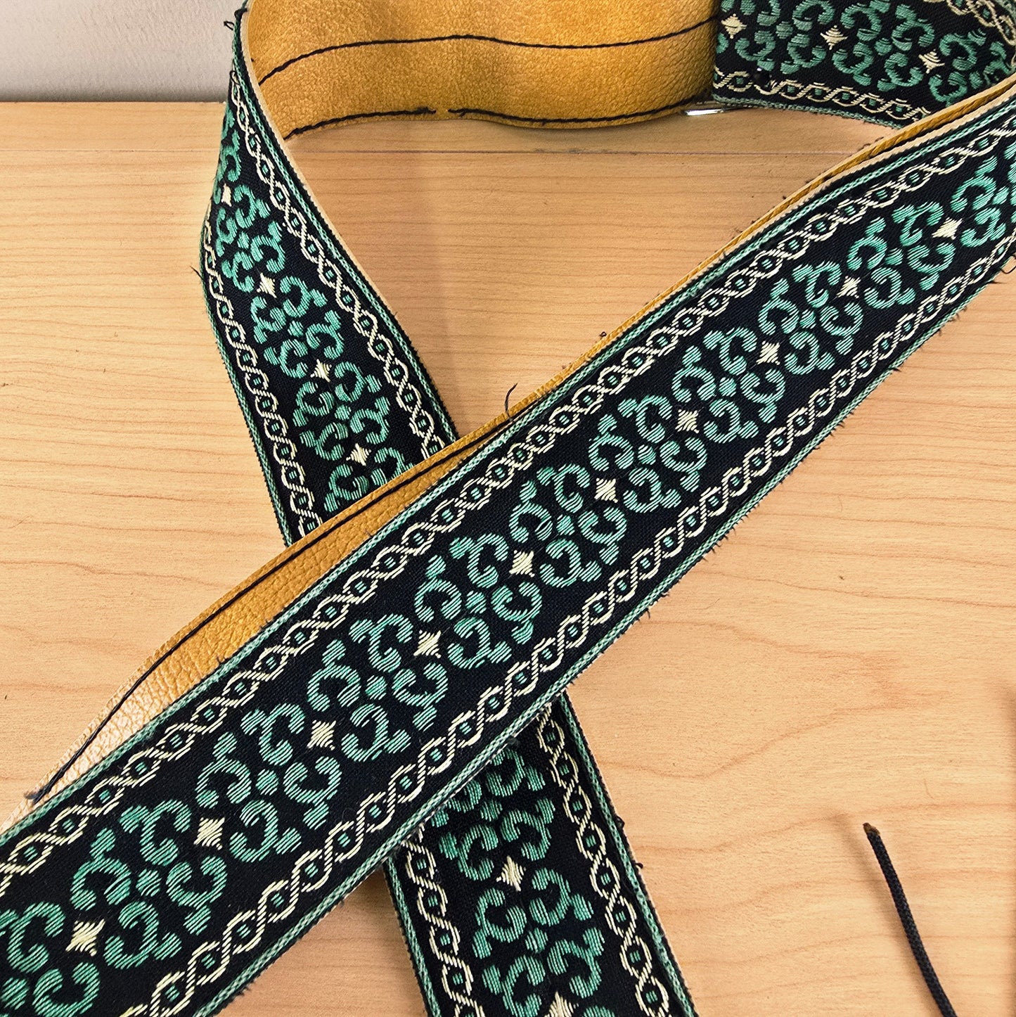 Vintage Woven Jacquard Guitar Strap Green Black Pattern