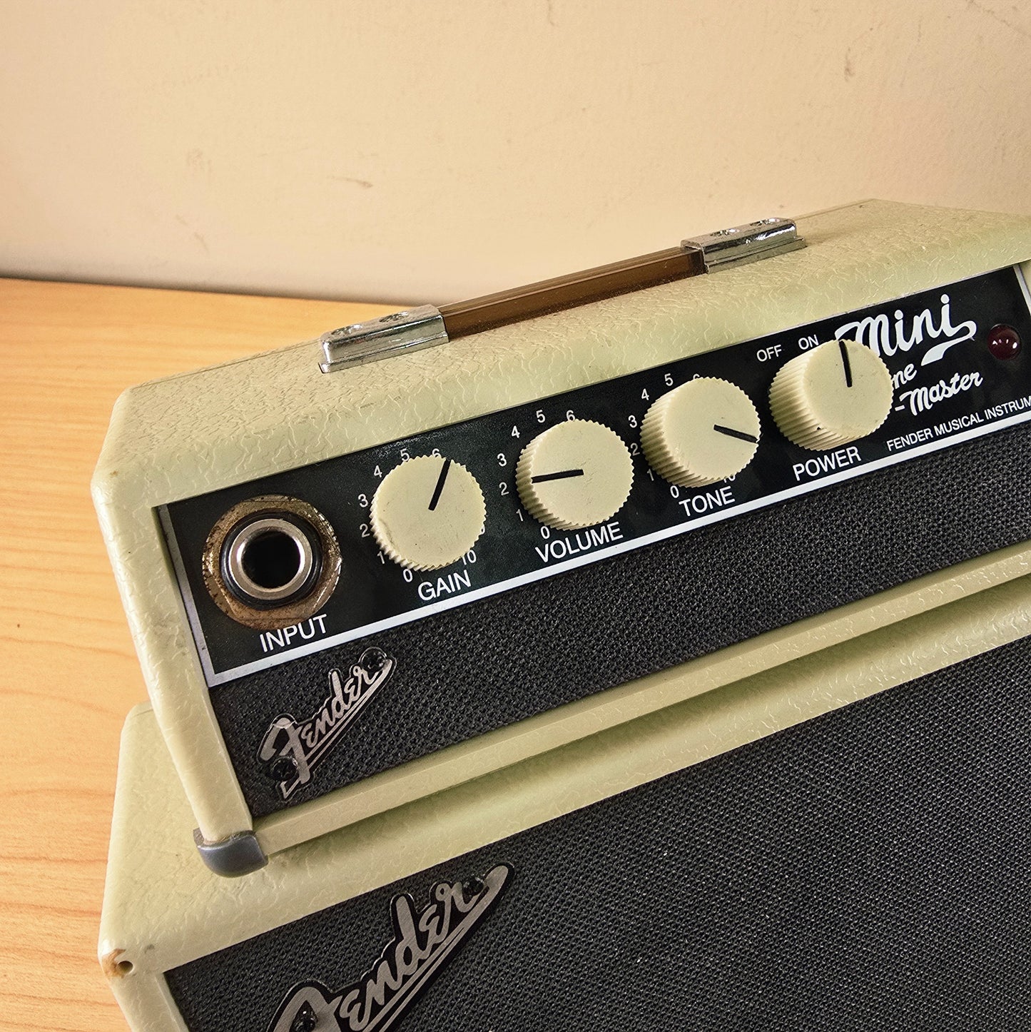 Fender Mini Tone-Master 1-Watt 2x2" Mini Guitar Combo Amp