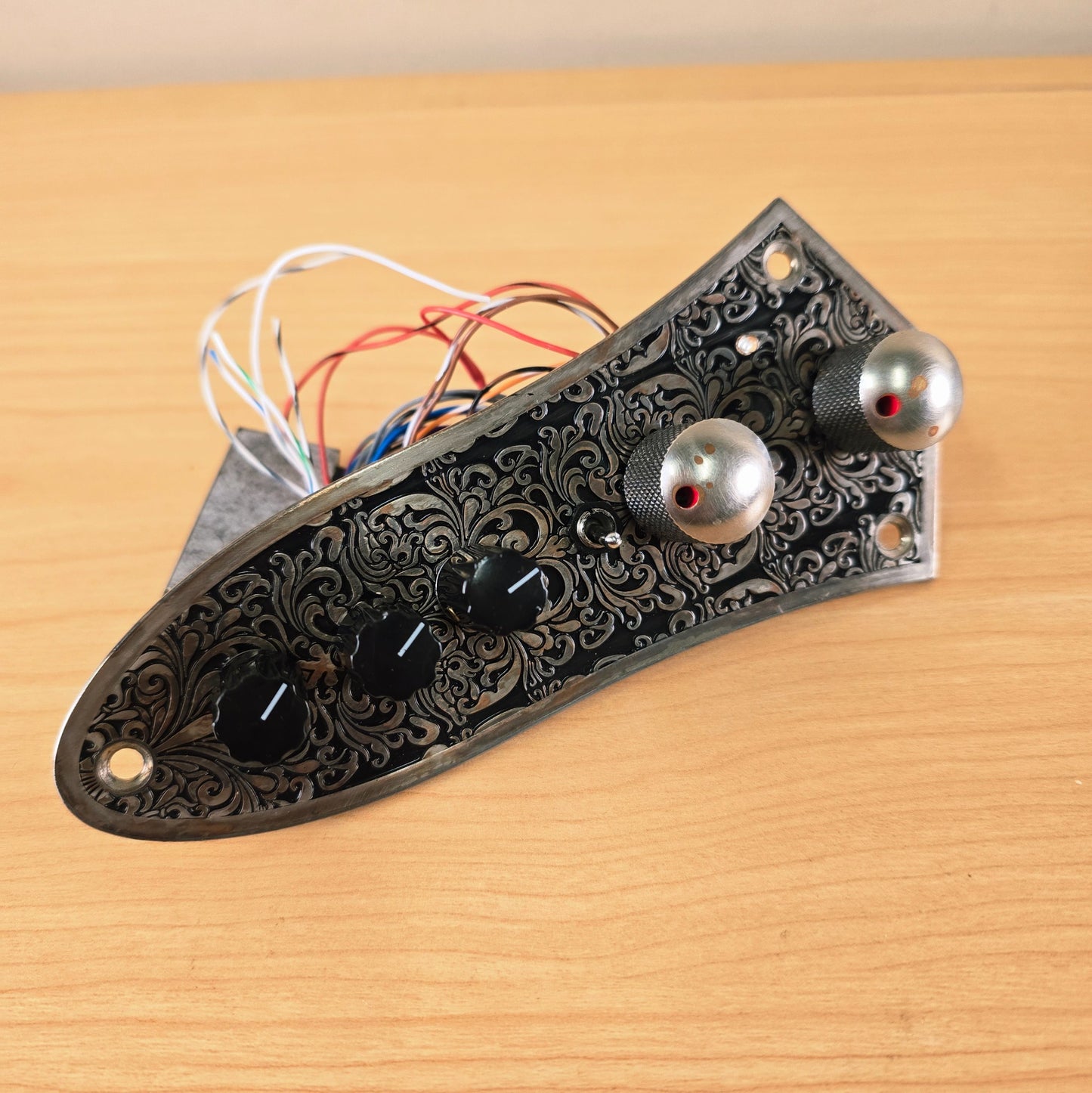 Audere Classic Loaded 3-Band Preamp Engraved Jazz Bass Control Plate