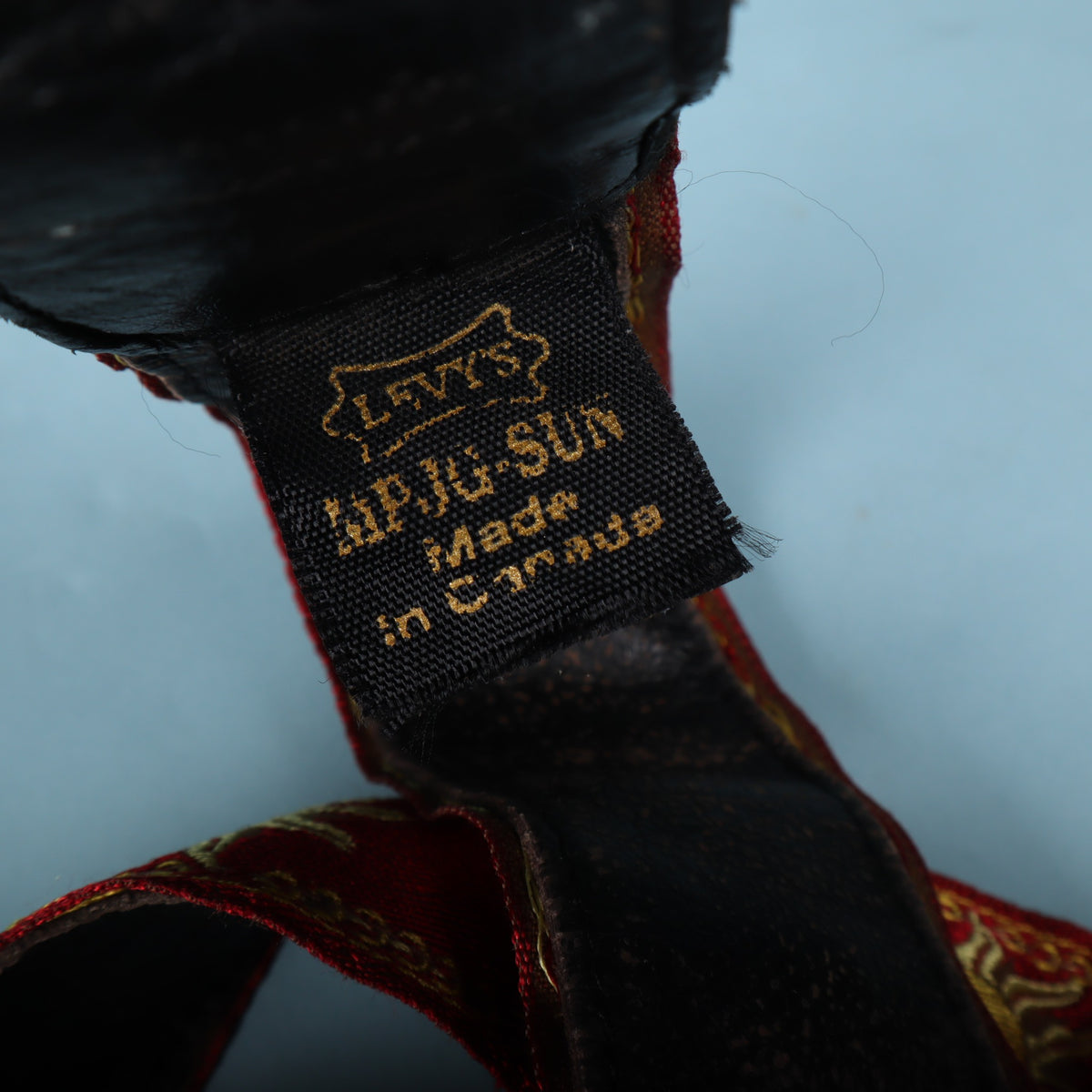 Close-up of the Levy's MPJG-SUN Made in Canada label