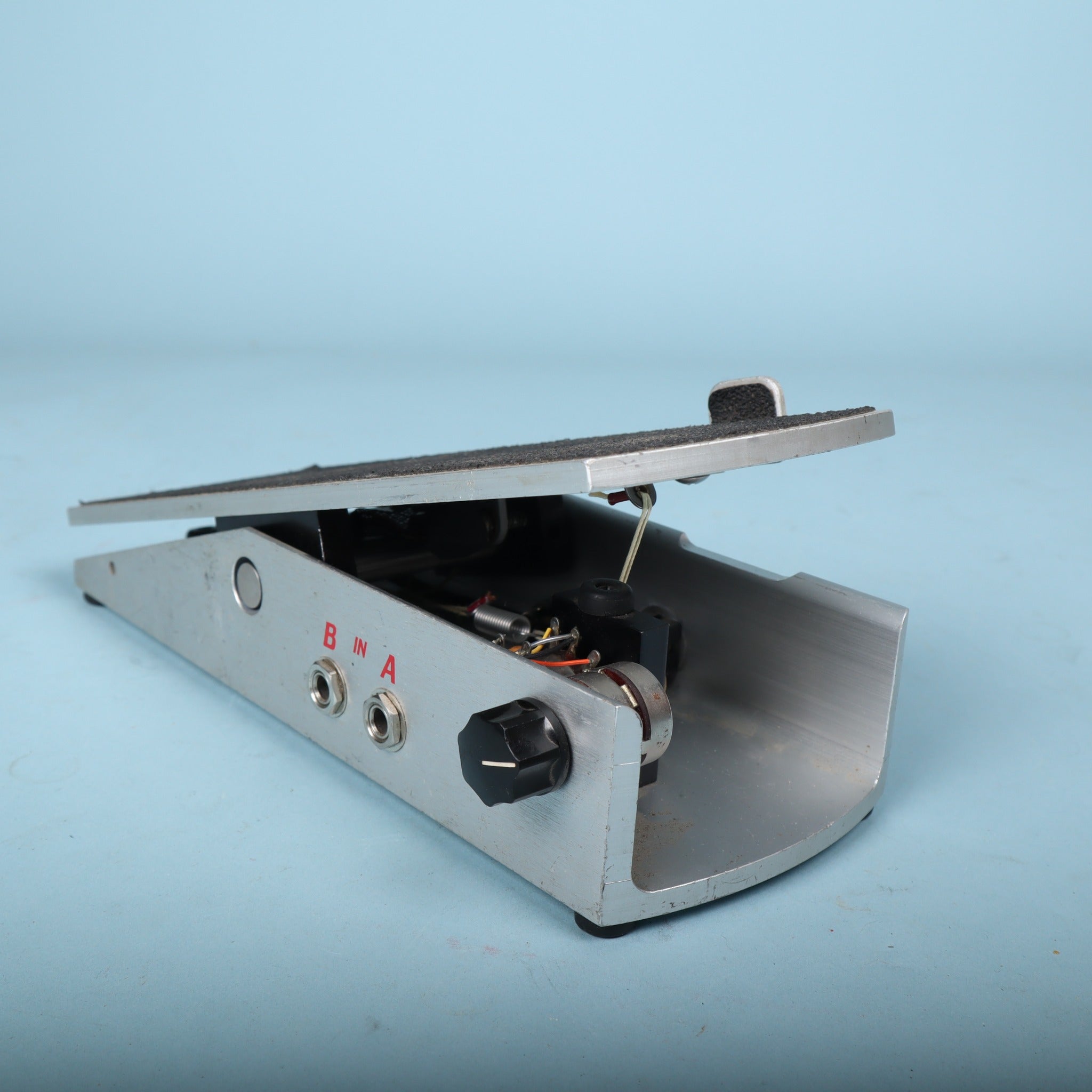 Ernie Ball 6165 Stereo Volume Pan Pedal - Classic Guitar Effect