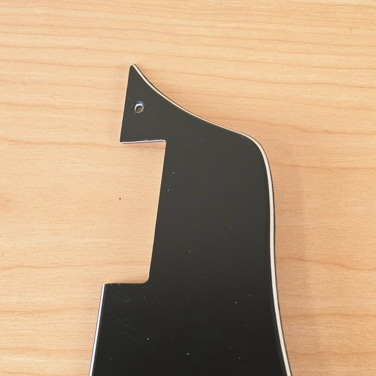 Golpeador para guitarra Ibanez Artist Archtop de 12 cuerdas con soporte de montaje - multicapa negro