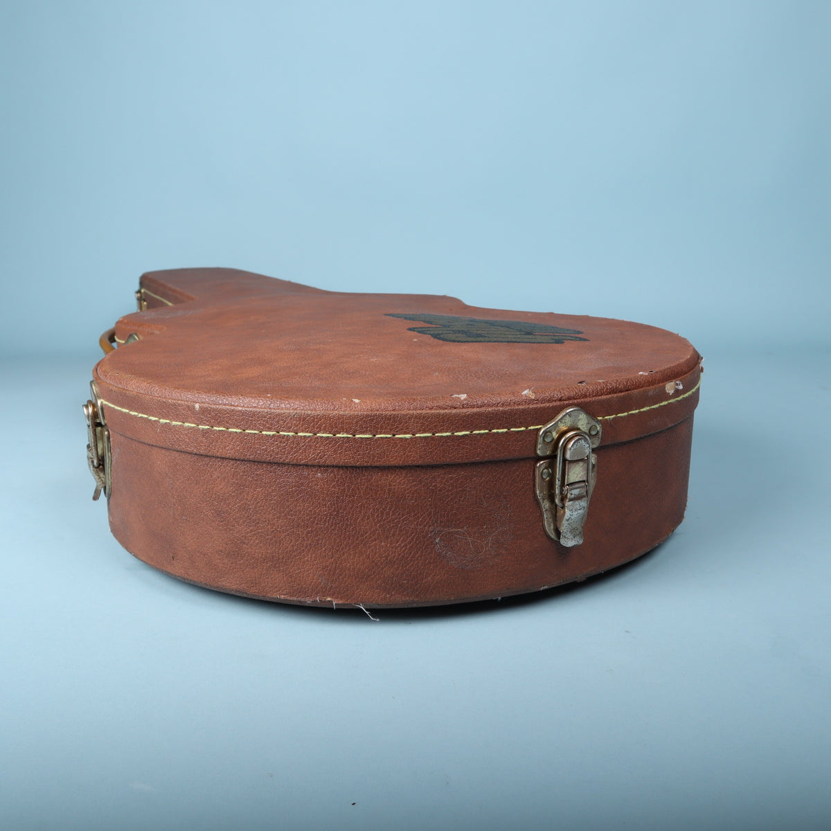 Body-end view of the closed Gibson case