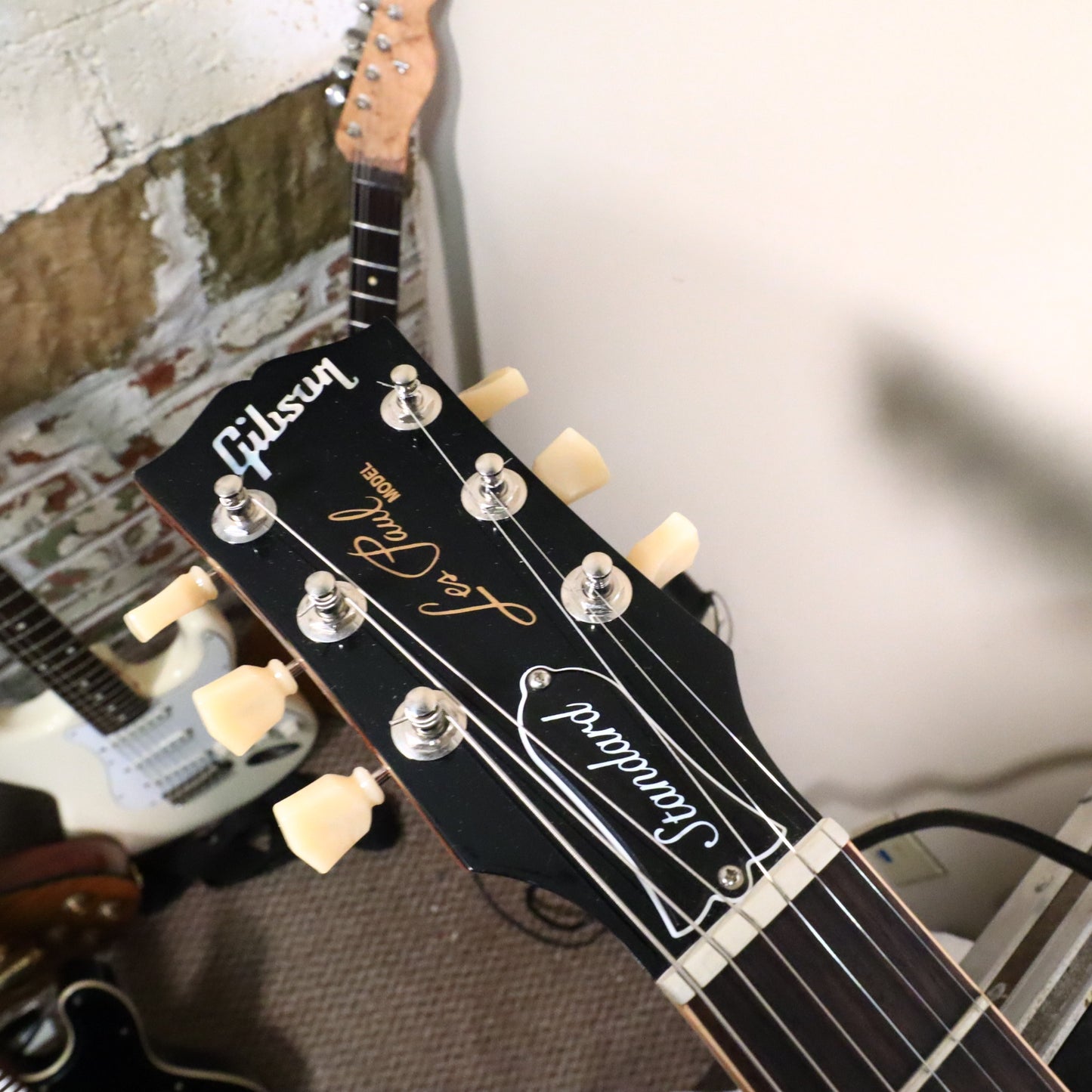 2019 Gibson Les Paul Standard Goldtop Electric Guitar