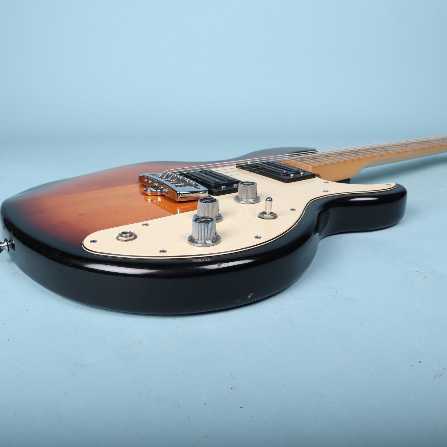 1982 Peavey T-25 Electric Guitar Sunburst Maple Neck USA