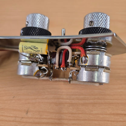 920D Custom Concentric Jazz Bass Control Plate with Toggle and Sozo Cap