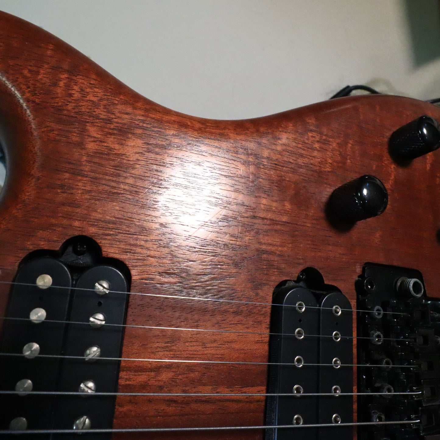 2007 Carvin DC727 7-String Mahogany Electric Guitar