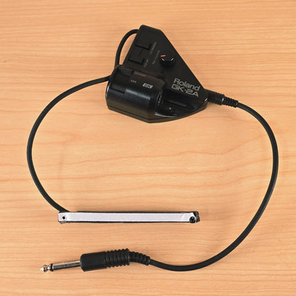 Overview of Roland GK-2A divided pickup, main controller unit, and attached cables.