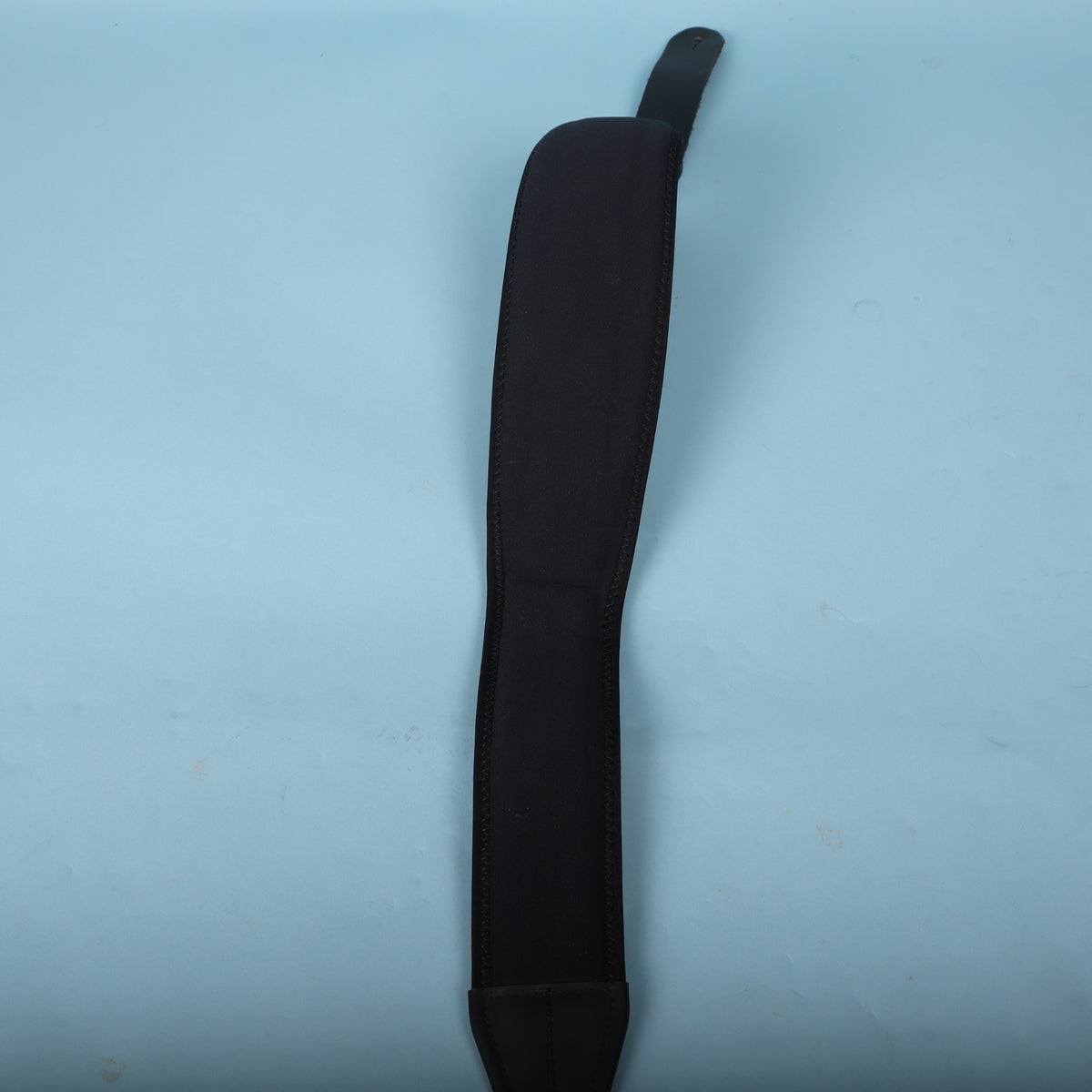 Overhead view of the wide black neoprene shoulder section.