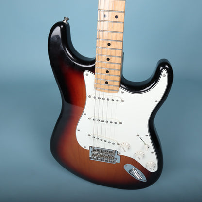 2021 Fender Player Stratocaster Maple Neck - 3-Tone Sunburst MIM
