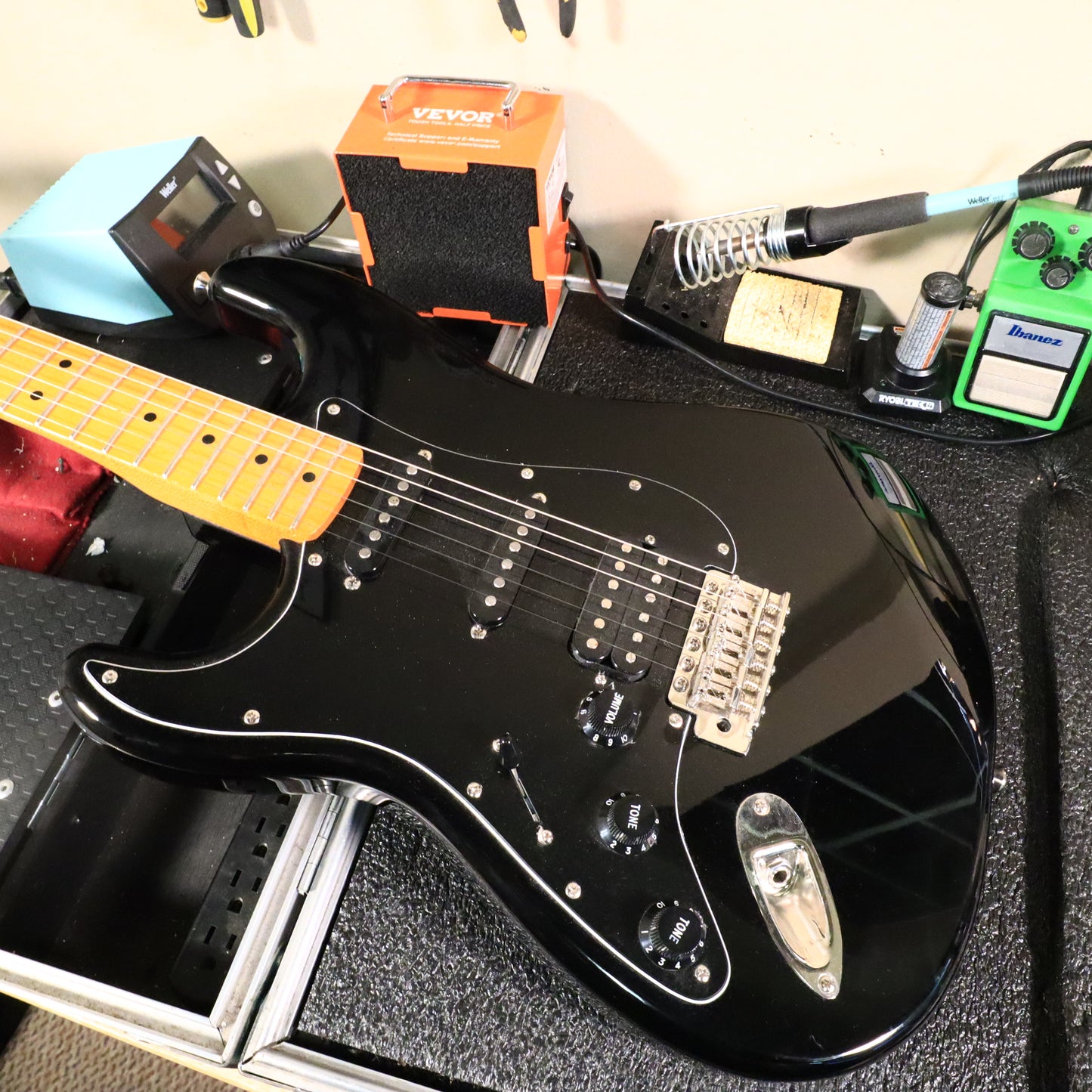 RARE Squier Classic Vibe '70s Stratocaster HSS Left-Handed Electric Guitar Black