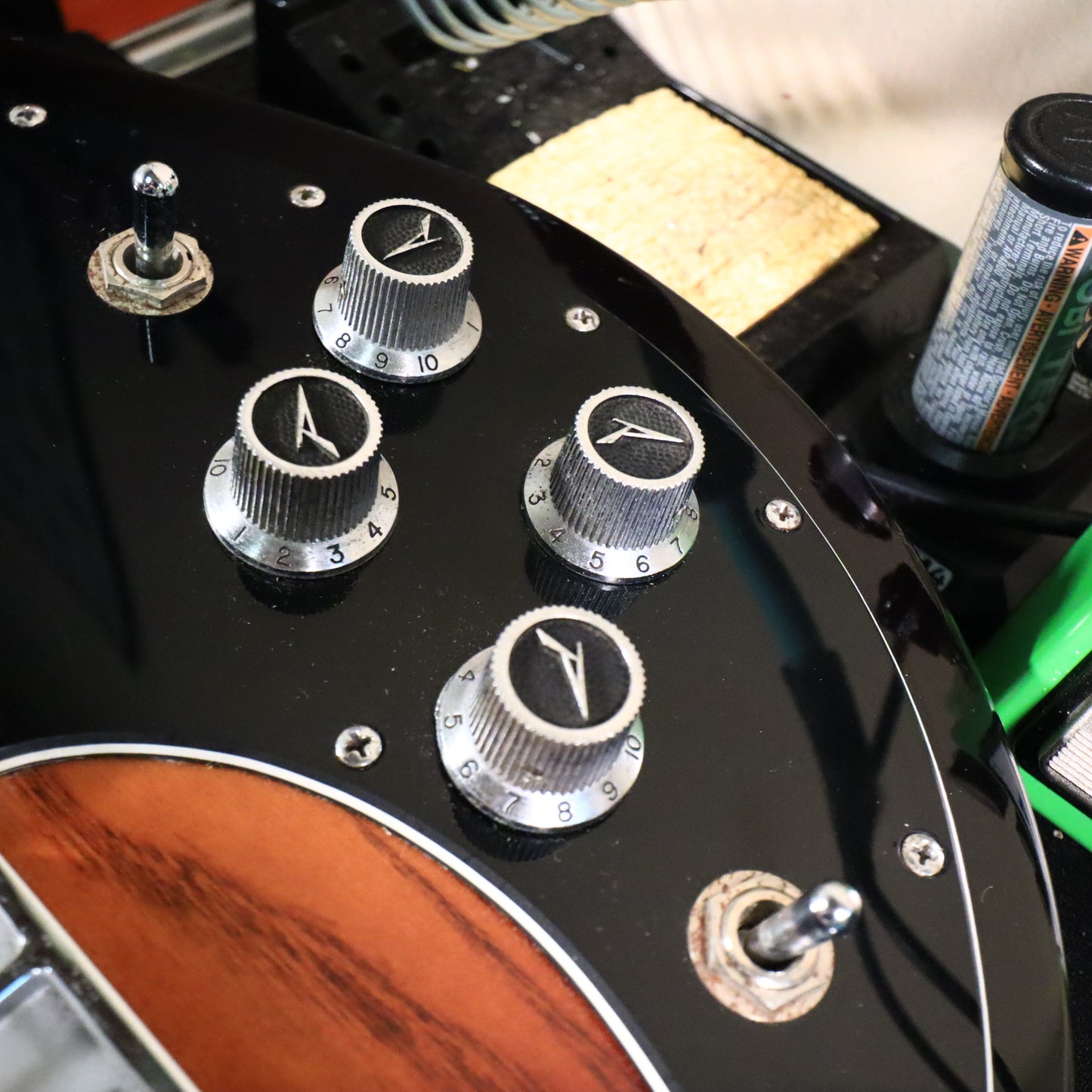 Vintage Original Peavey T-40 Bass Guitar Sunburst USA American