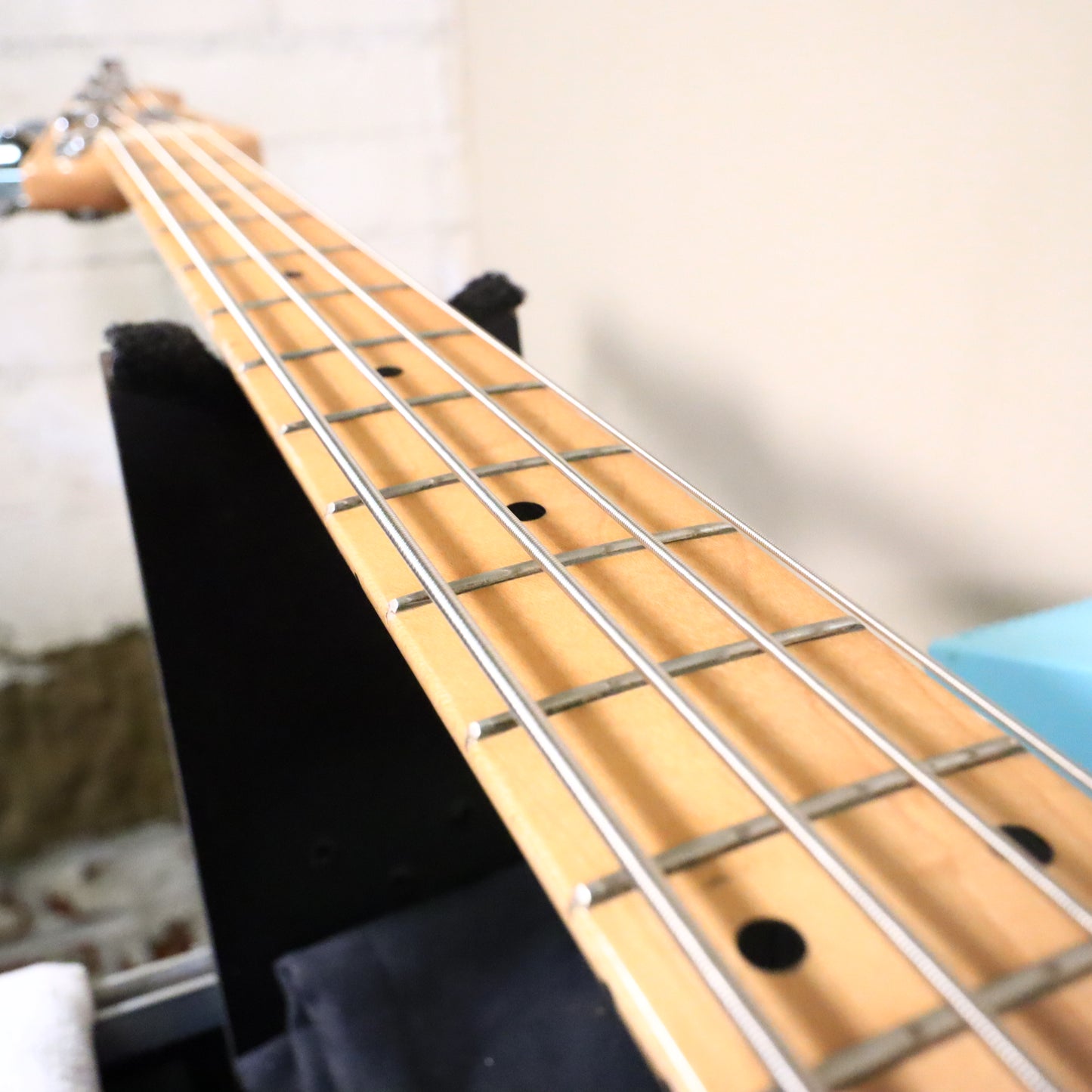 Vintage Original Peavey T-40 Bass Guitar Sunburst USA American