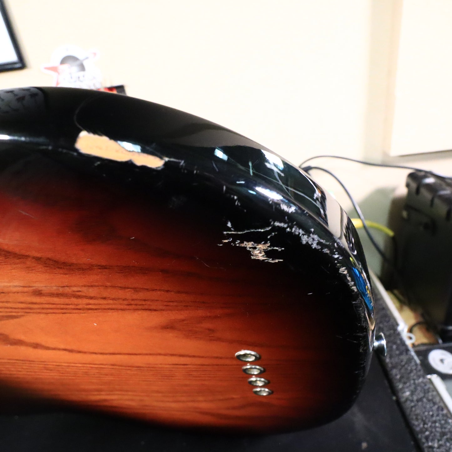 Vintage Original Peavey T-40 Bass Guitar Sunburst USA American