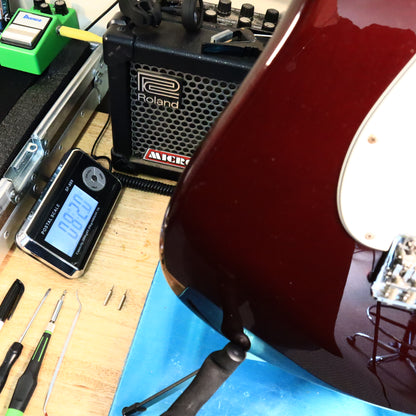MIM Fender Stratocaster 2001 Electric Guitar Burgundy Mexico