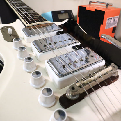 Vintage 1964 Valco Airline 3 Pickup Deluxe Res-O-Glass White